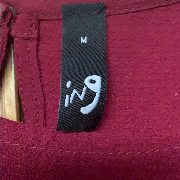 Burgundy drop 3/4 sleeve top - Picture 2 of 3